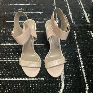 Size 8 Nine West heels
